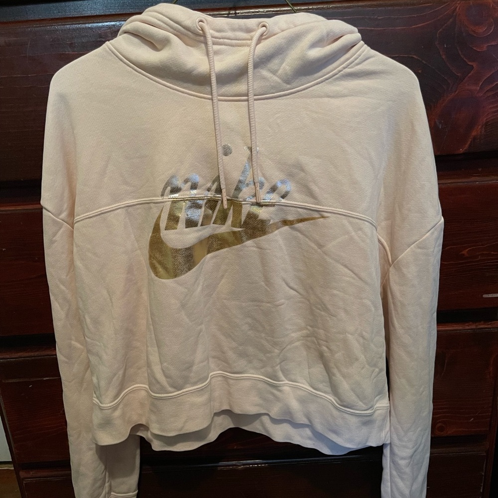 Cropped Nike sweater